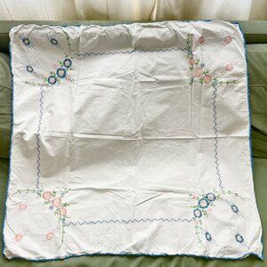 Vintage hand embroidered white cotton floral tablecloth flowers daisies pink blu